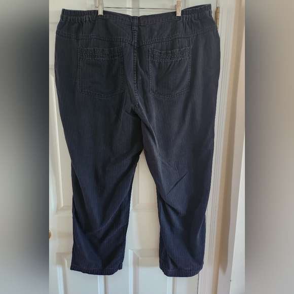 C J BANKS BLACK TEXTURED JEANS PLUS SIZE 22W INSEAM 27" Elastic Waist - Picture 5 of 7